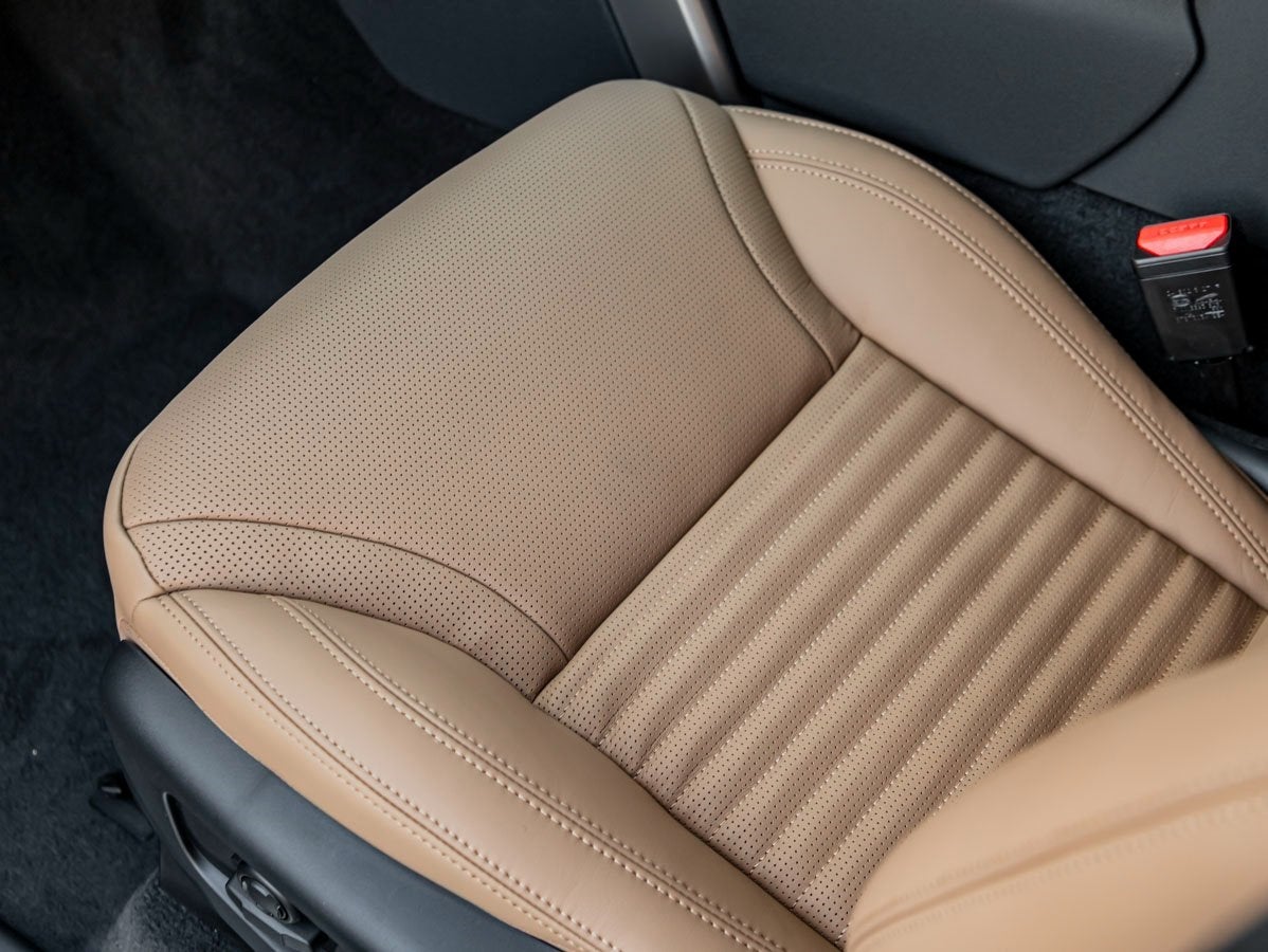 2025 Land Rover Discovery Metropolitan Edition