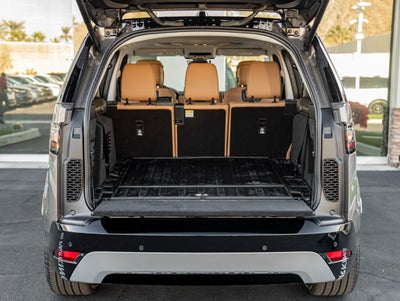 2025 Land Rover Discovery Metropolitan Edition