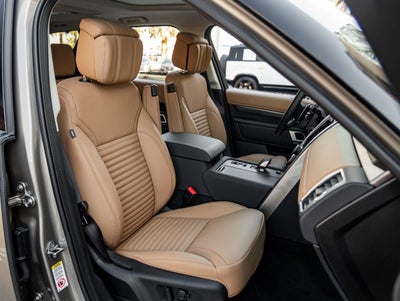 2025 Land Rover Discovery Metropolitan Edition