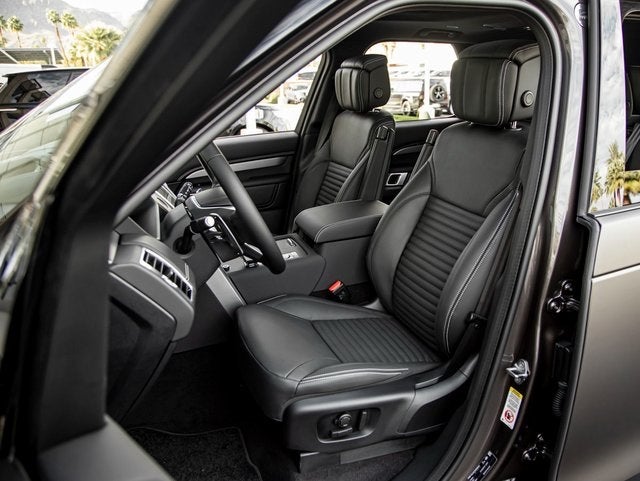 2026 Land Rover Discovery Tempest Edition