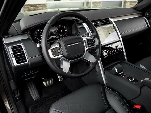 2026 Land Rover Discovery Tempest Edition