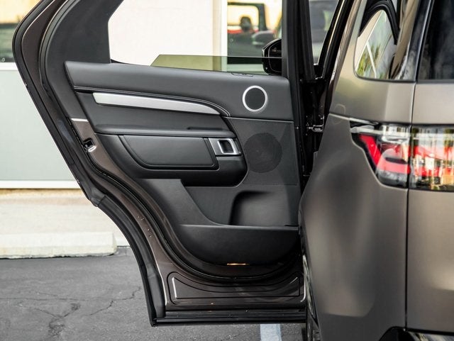 2026 Land Rover Discovery Tempest Edition