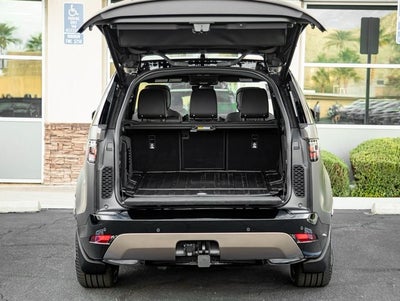 2026 Land Rover Discovery Tempest Edition