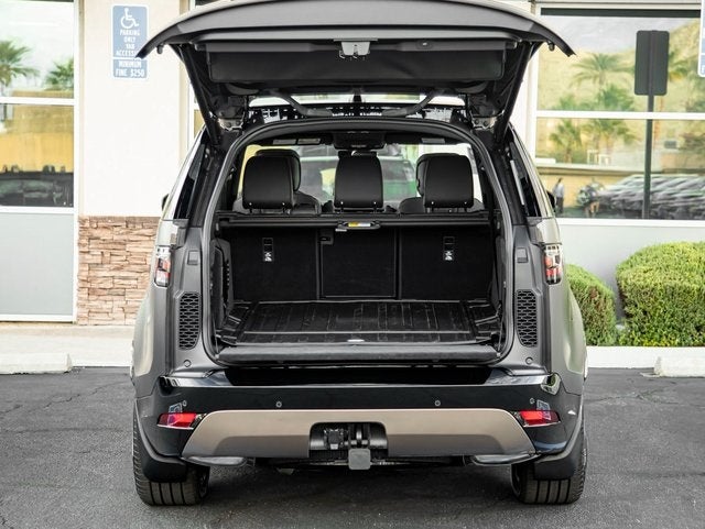 2026 Land Rover Discovery Tempest Edition