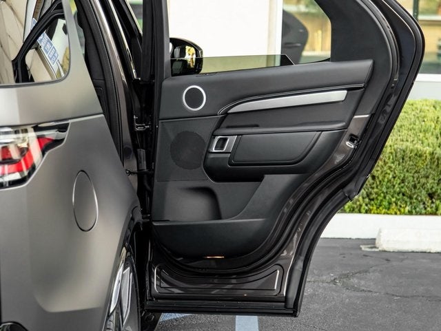 2026 Land Rover Discovery Tempest Edition