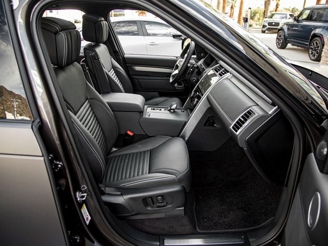 2026 Land Rover Discovery Tempest Edition