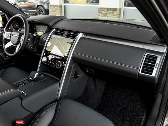 2026 Land Rover Discovery Tempest Edition