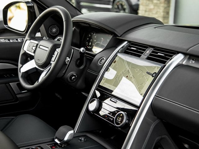 2026 Land Rover Discovery Tempest Edition