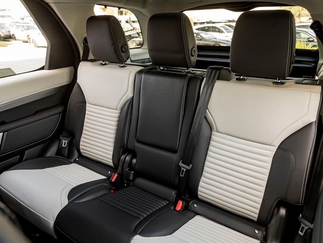2026 Land Rover Discovery Gemini Edition