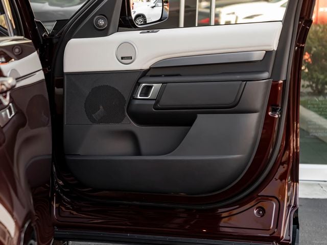 2026 Land Rover Discovery Gemini Edition