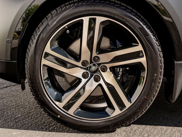 2026 Land Rover Discovery Tempest Edition