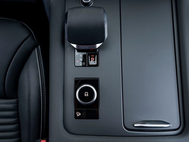 2026 Land Rover Discovery Tempest Edition