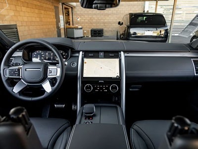 2026 Land Rover Discovery Tempest Edition