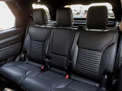 2026 Land Rover Discovery Tempest Edition