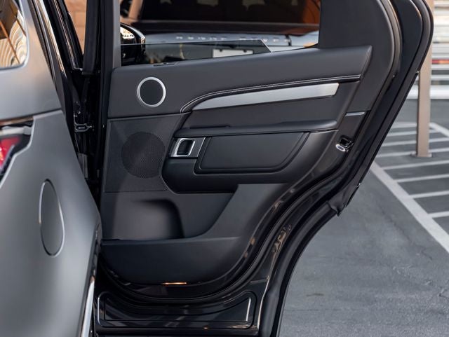 2026 Land Rover Discovery Tempest Edition