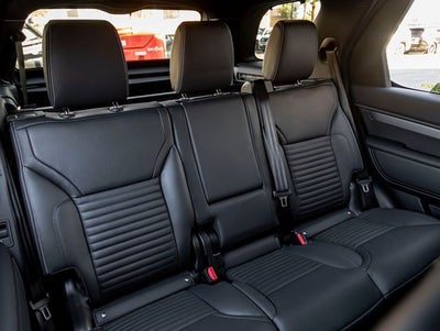 2026 Land Rover Discovery Tempest Edition
