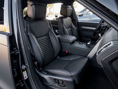 2026 Land Rover Discovery Tempest Edition