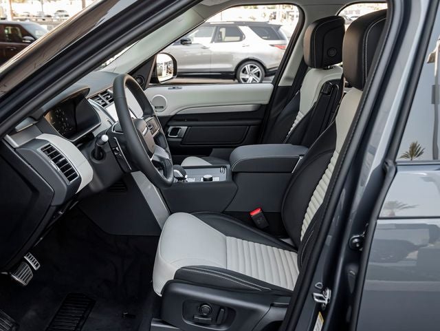 2026 Land Rover Discovery Gemini Edition