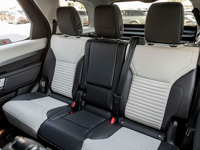 2026 Land Rover Discovery Gemini Edition