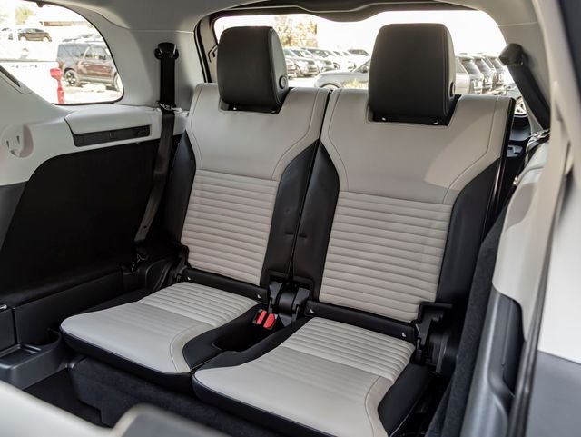 2026 Land Rover Discovery Gemini Edition