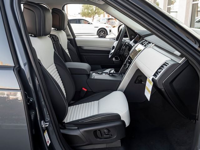 2026 Land Rover Discovery Gemini Edition