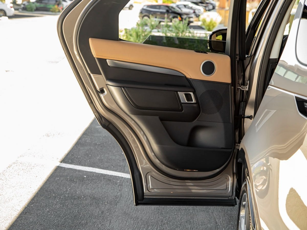 2025 Land Rover Discovery Metropolitan Edition