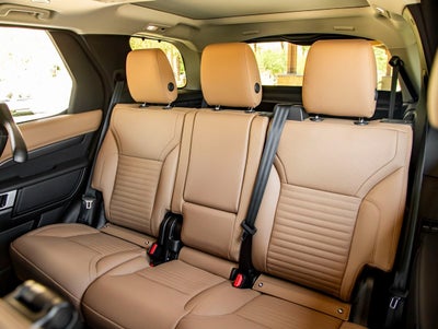 2025 Land Rover Discovery Metropolitan Edition