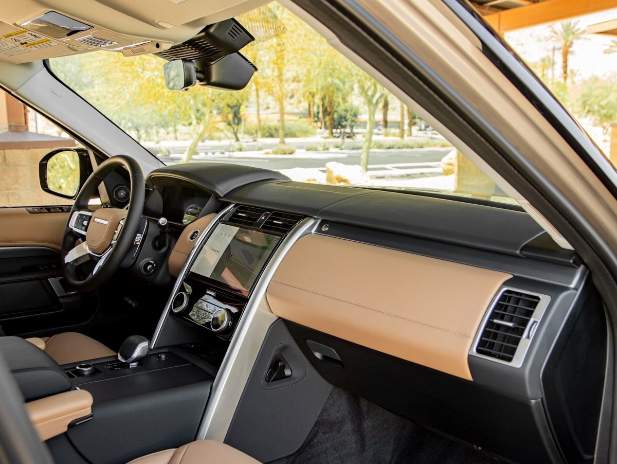 2025 Land Rover Discovery Metropolitan Edition