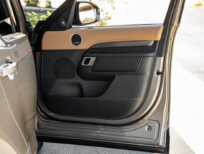 2025 Land Rover Discovery Metropolitan Edition