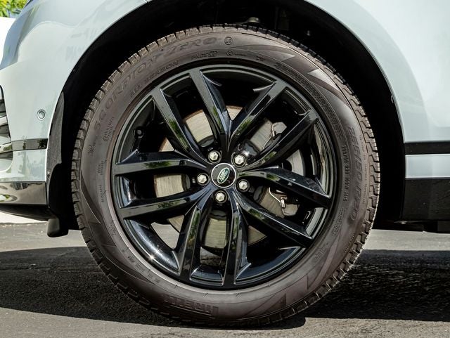 2026 Land Rover Range Rover Velar Dynamic SE