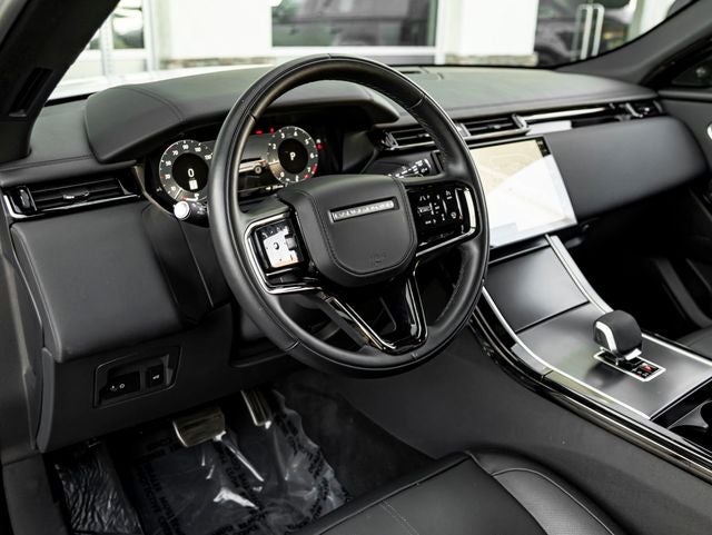 2026 Land Rover Range Rover Velar Dynamic SE