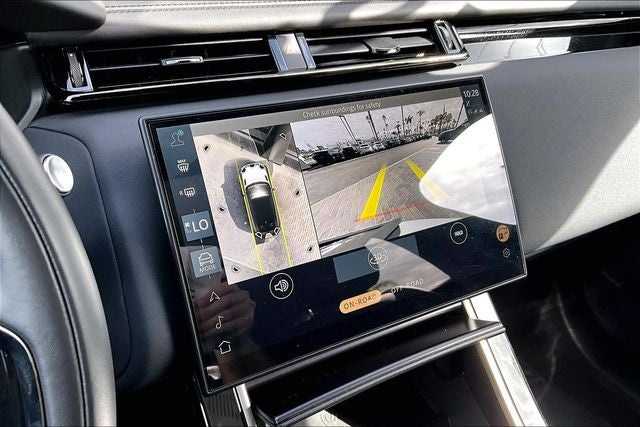 2026 Land Rover Range Rover Velar Dynamic SE