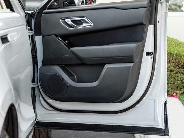 2026 Land Rover Range Rover Velar Dynamic SE