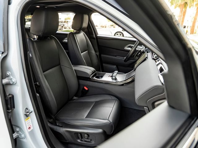 2026 Land Rover Range Rover Velar Dynamic SE