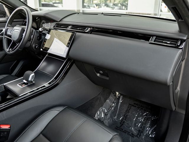2026 Land Rover Range Rover Velar Dynamic SE