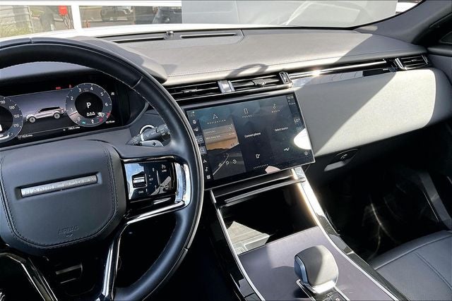 2026 Land Rover Range Rover Velar Dynamic SE