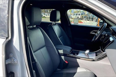 2026 Land Rover Range Rover Velar Dynamic SE