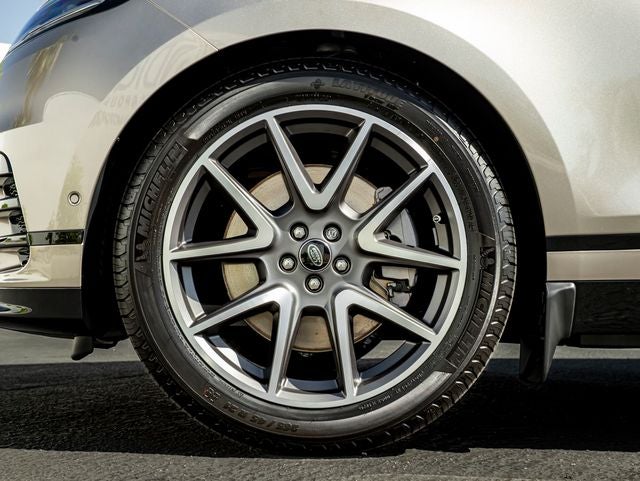 2026 Land Rover Range Rover Velar Dynamic SE