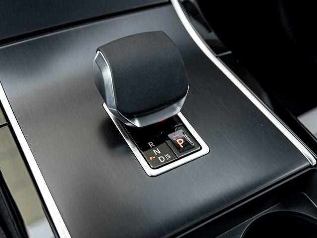 2026 Land Rover Range Rover Velar Dynamic SE