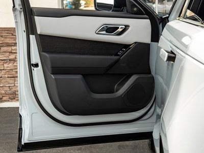 2026 Land Rover Range Rover Velar Dynamic SE