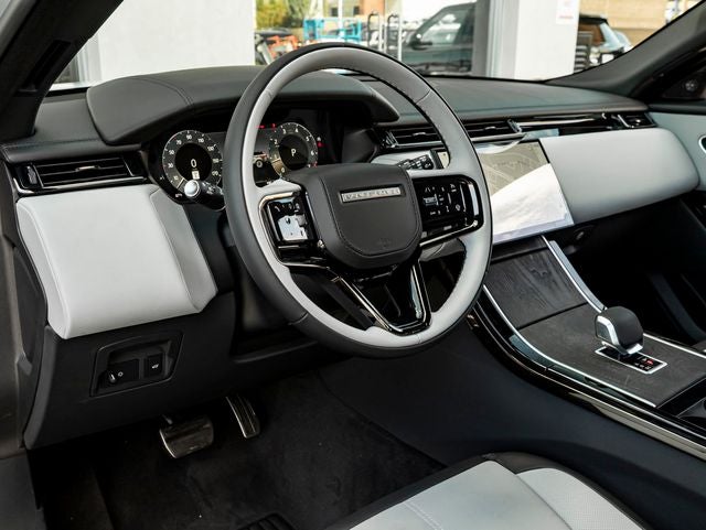 2026 Land Rover Range Rover Velar Dynamic SE