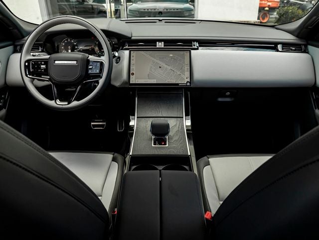 2026 Land Rover Range Rover Velar Dynamic SE