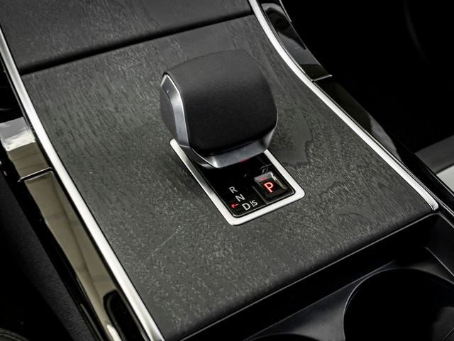 2026 Land Rover Range Rover Velar Dynamic SE