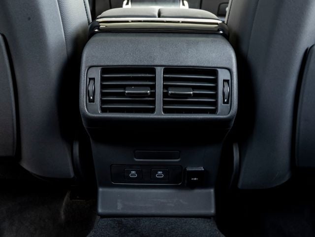 2026 Land Rover Range Rover Velar Dynamic SE