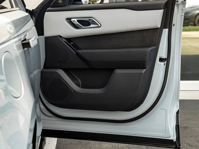 2026 Land Rover Range Rover Velar Dynamic SE