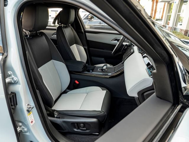 2026 Land Rover Range Rover Velar Dynamic SE