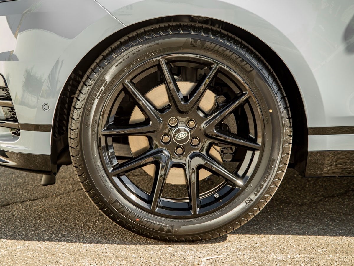 2026 Land Rover Range Rover Velar Dynamic SE