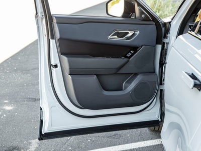 2026 Land Rover Range Rover Velar Dynamic SE