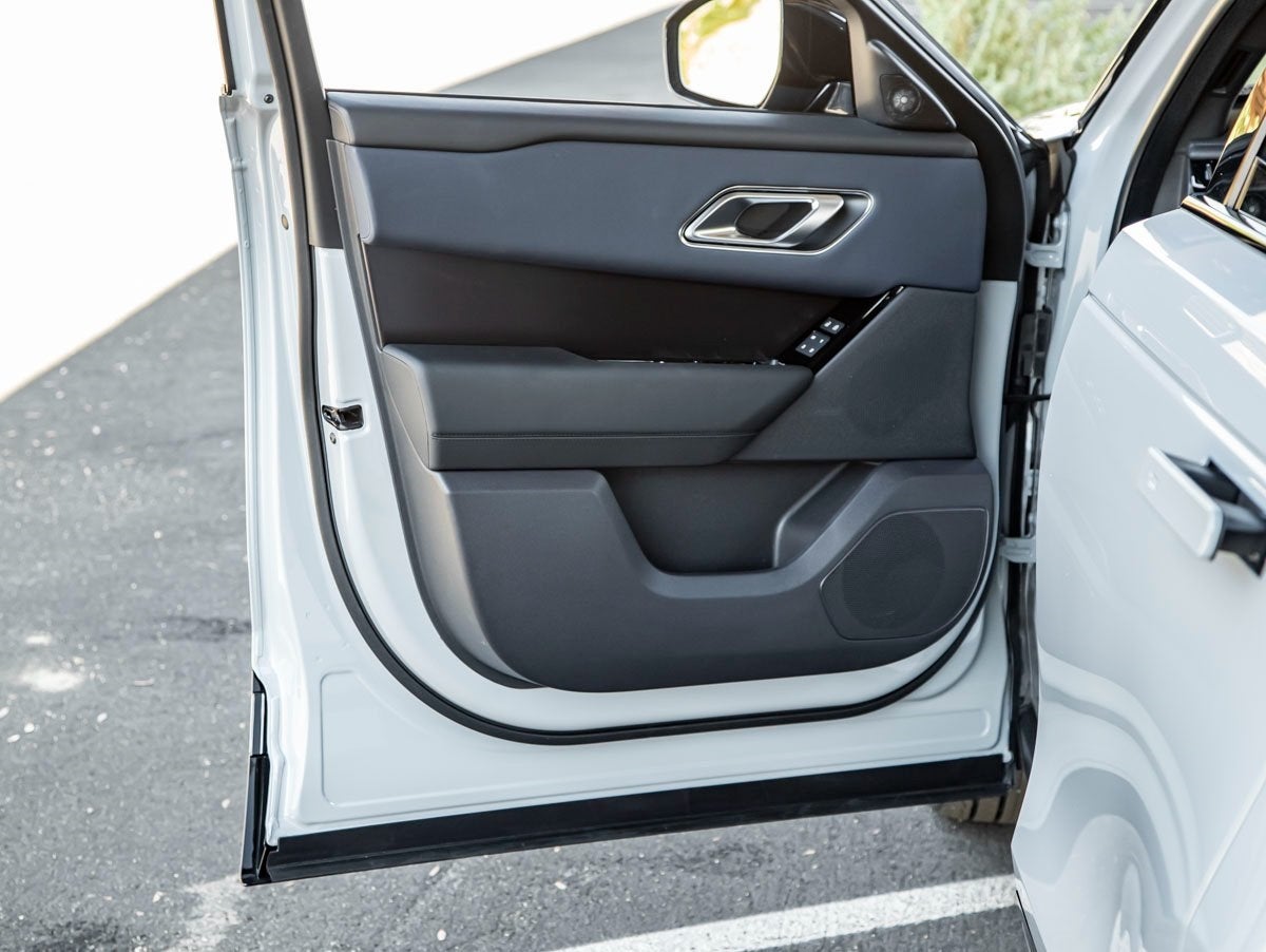 2026 Land Rover Range Rover Velar Dynamic SE