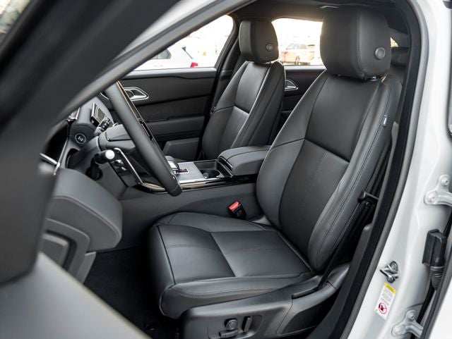 2026 Land Rover Range Rover Velar Dynamic SE